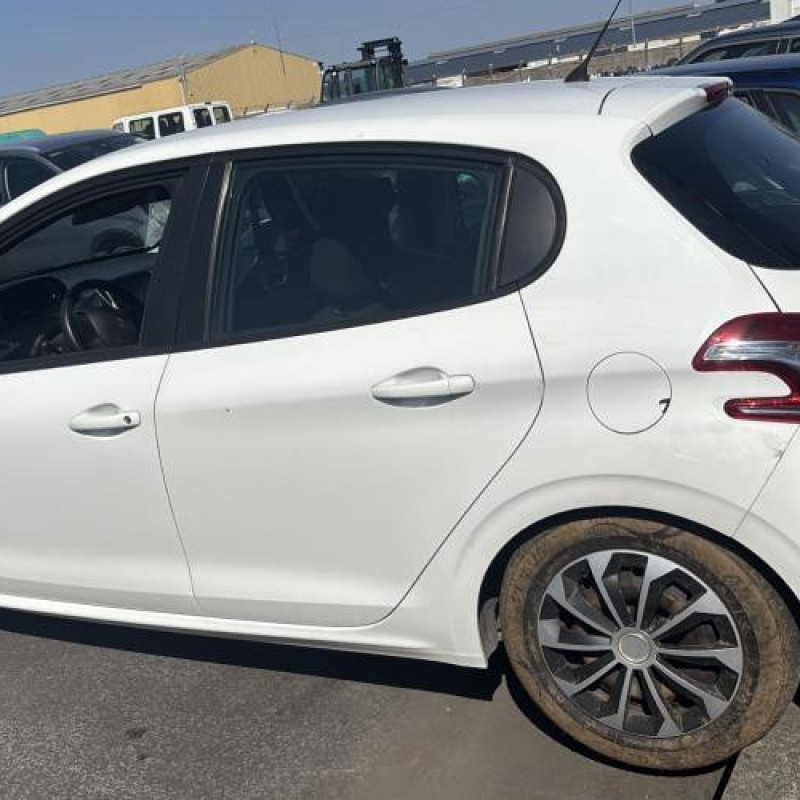 Autoradio d'origine PEUGEOT 208 1 Photo n°9