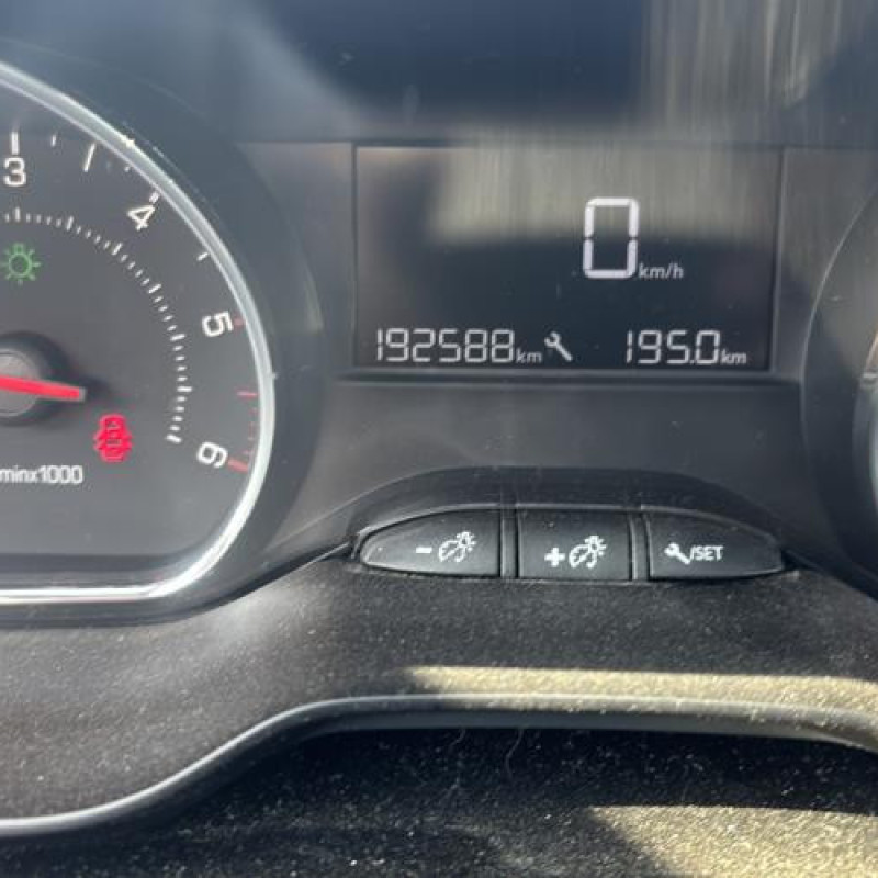 Autoradio d'origine PEUGEOT 208 1 Photo n°19