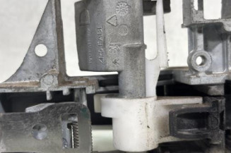 Poignee porte arriere droit PEUGEOT 308 1