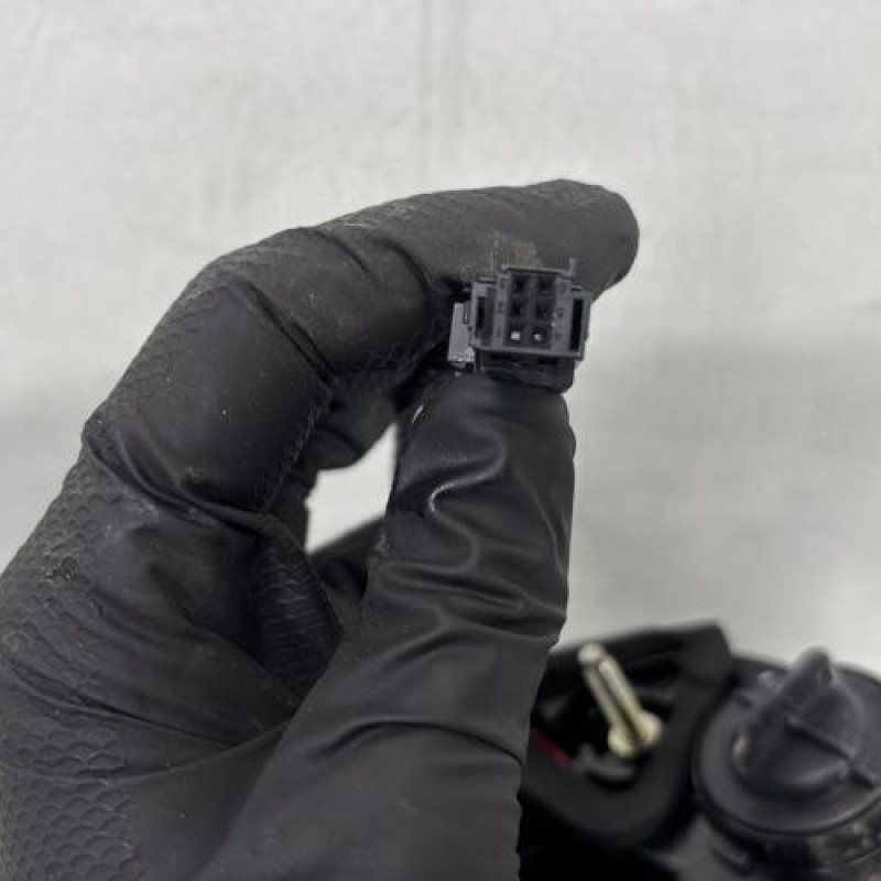 Feu arriere secondaire droit (feux) PEUGEOT 308 2 Photo n°3