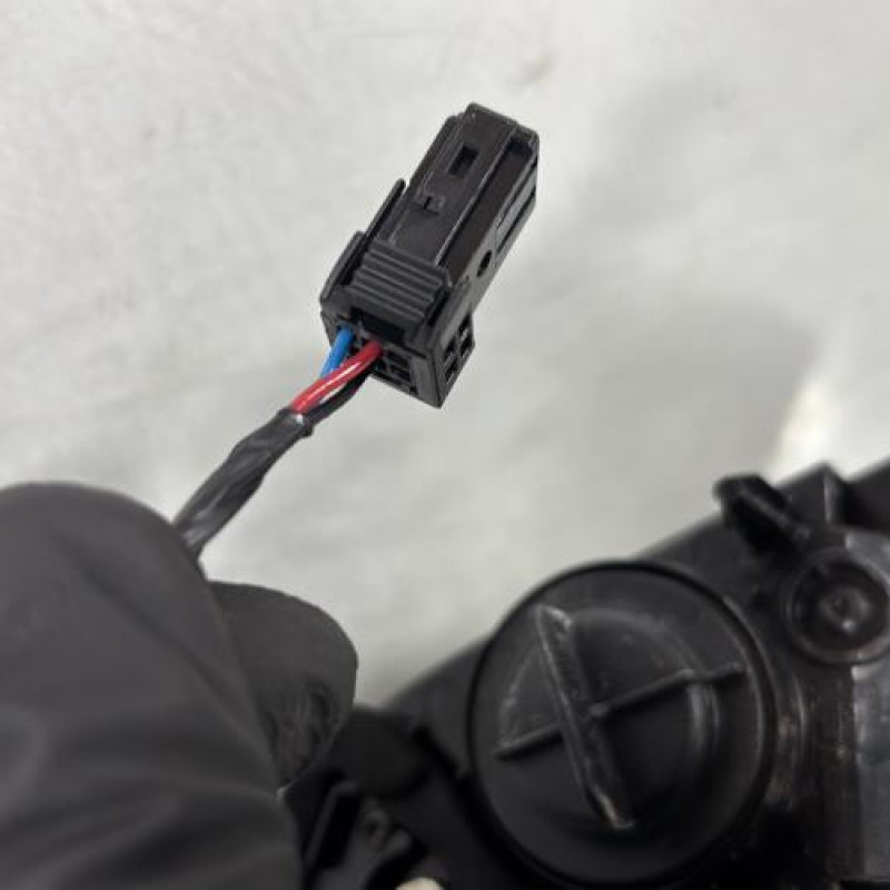 Feu arriere secondaire droit (feux) PEUGEOT 308 2 Photo n°4