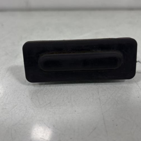 Bouton de coffre PEUGEOT 308 2 Photo n°1