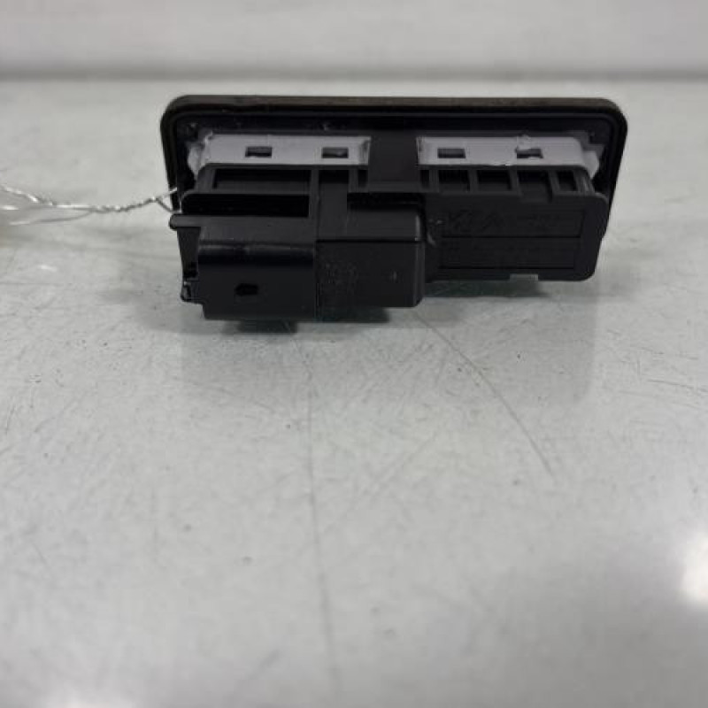 Bouton de coffre PEUGEOT 308 2 Photo n°2