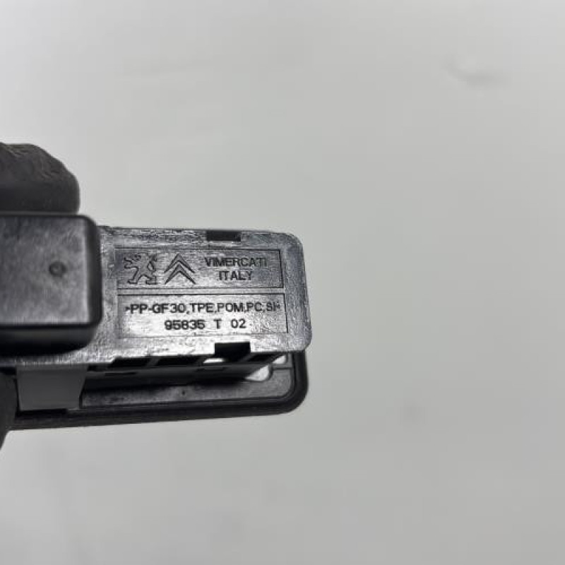 Bouton de coffre PEUGEOT 308 2 Photo n°3