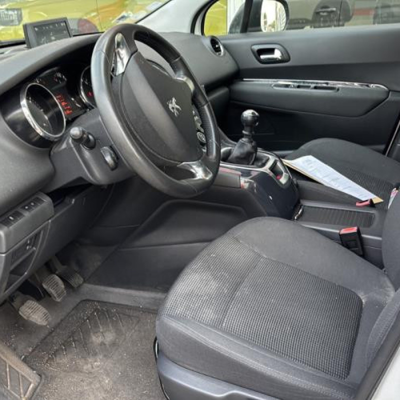 Poignee porte arriere droit PEUGEOT 5008 1 Photo n°5