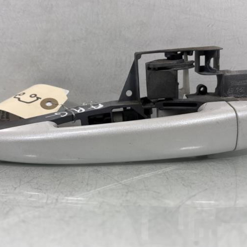 Poignee porte arriere gauche PEUGEOT 5008 1 Photo n°1