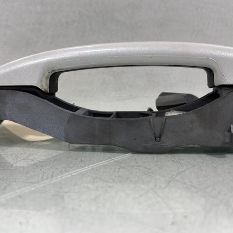 Poignee porte arriere gauche PEUGEOT 5008 1 Photo n°2