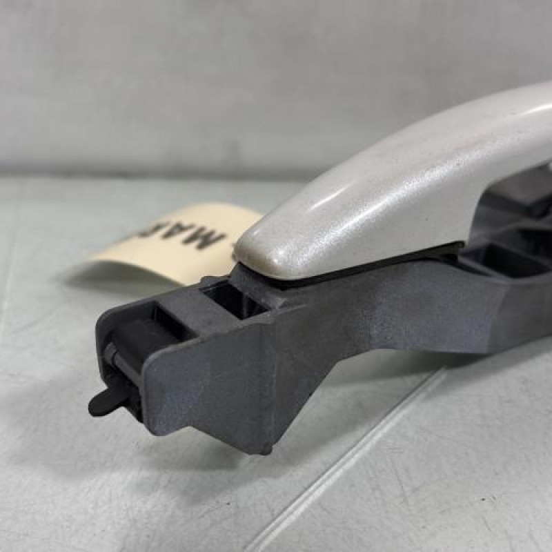 Poignee porte arriere gauche PEUGEOT 5008 1 Photo n°3