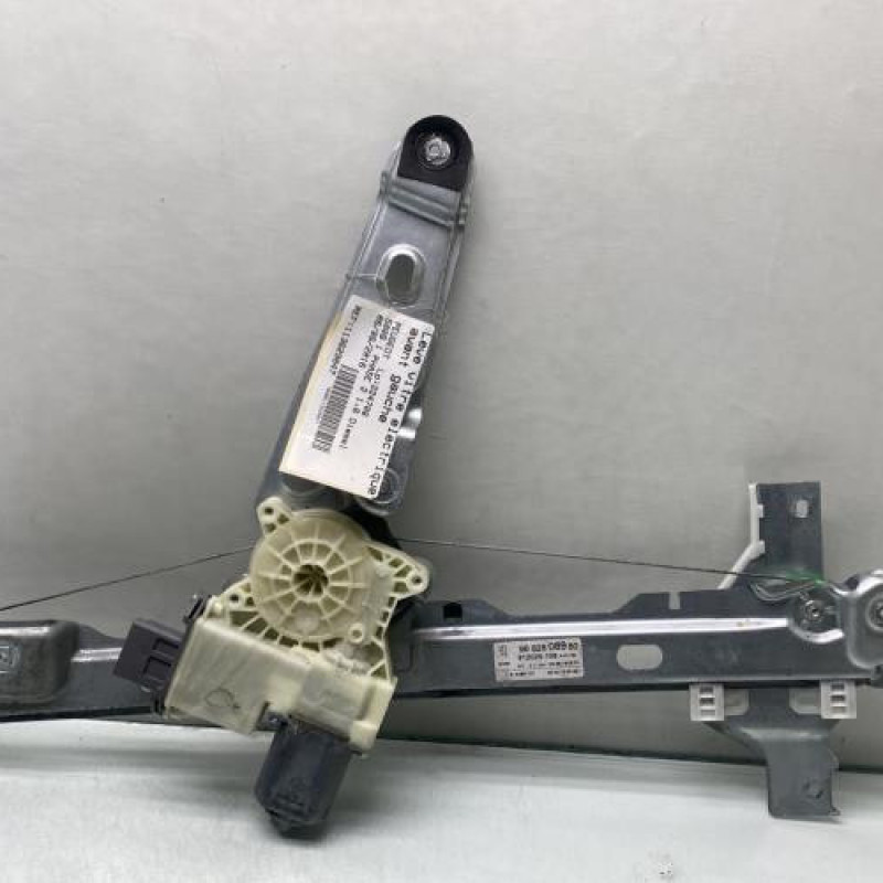 Leve vitre electrique avant gauche PEUGEOT 5008 1 Photo n°4