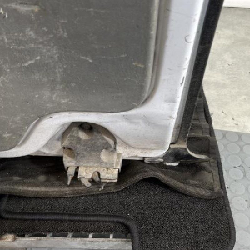 Porte de coffre droit RENAULT TRAFIC 2 Photo n°6
