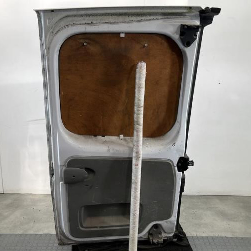 Porte de coffre droit RENAULT TRAFIC 2 Photo n°9