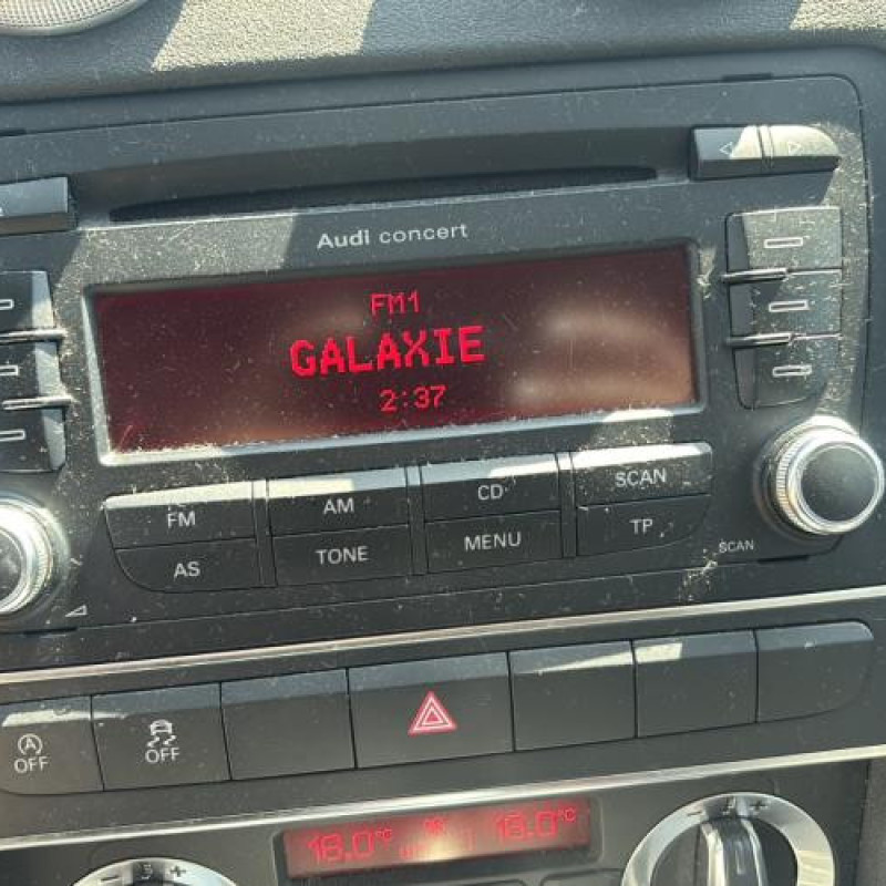 Bouton de coffre AUDI A3 2 Photo n°20