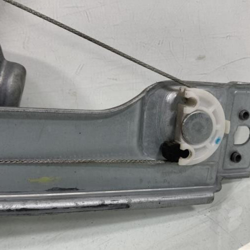 Leve vitre electrique arriere droit PEUGEOT 207 Photo n°4