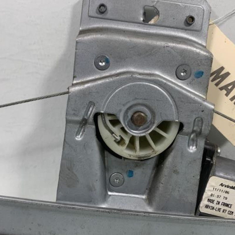 Leve vitre electrique arriere droit PEUGEOT 207 Photo n°5