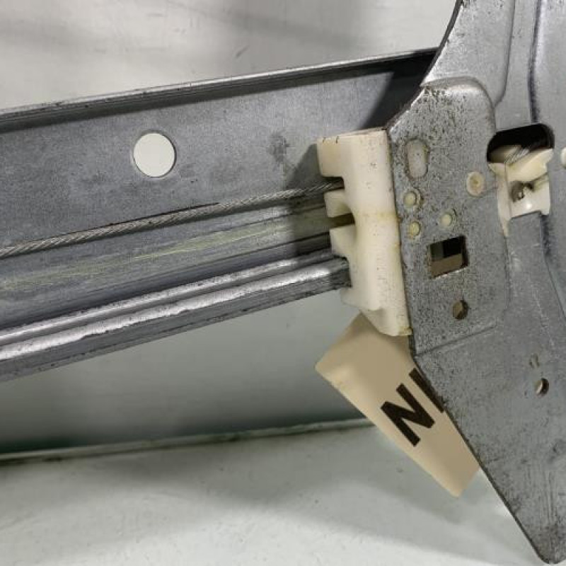 Leve vitre electrique arriere gauche PEUGEOT 207 Photo n°4