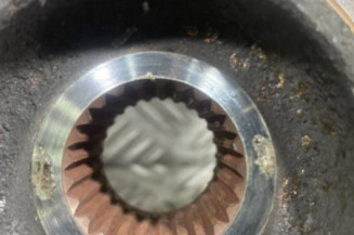 Pivot de moyeu avant droit PEUGEOT 308 1