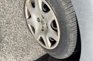 Pivot de moyeu avant droit PEUGEOT 308 1