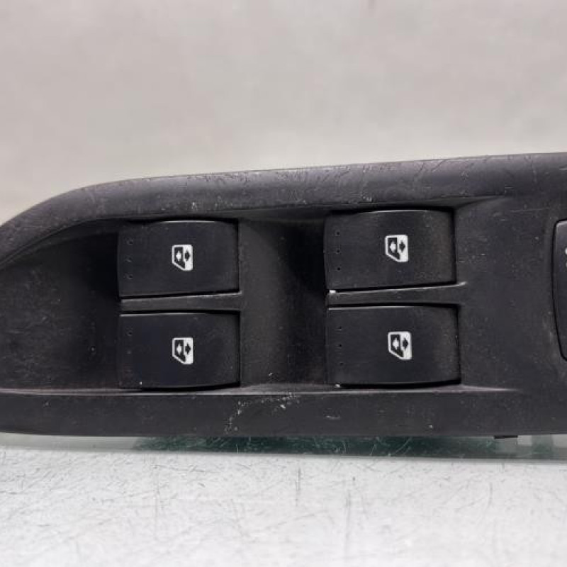 Interrupteur de leve vitre avant gauche RENAULT LAGUNA 2 Photo n°1