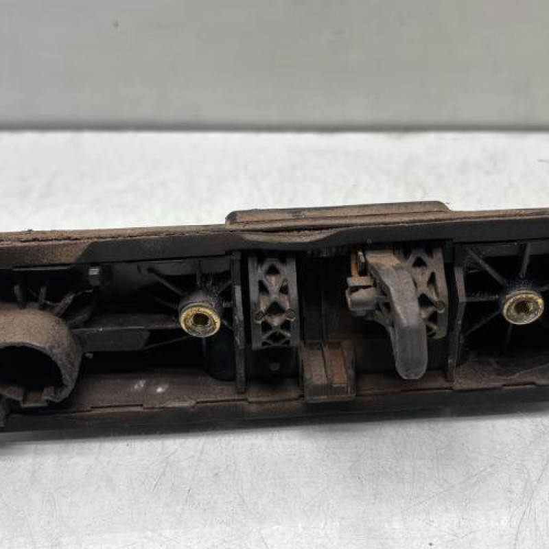 Poignee porte coffre gauche DACIA LOGAN MCV 1 Photo n°2