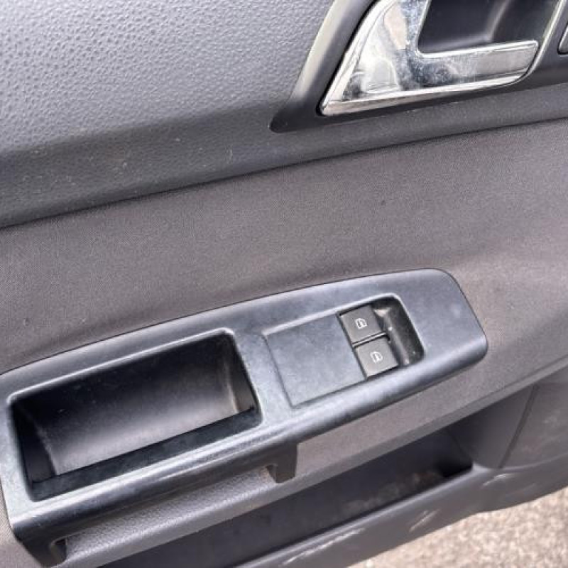 Feu arriere stop central VOLKSWAGEN POLO 4 Photo n°15