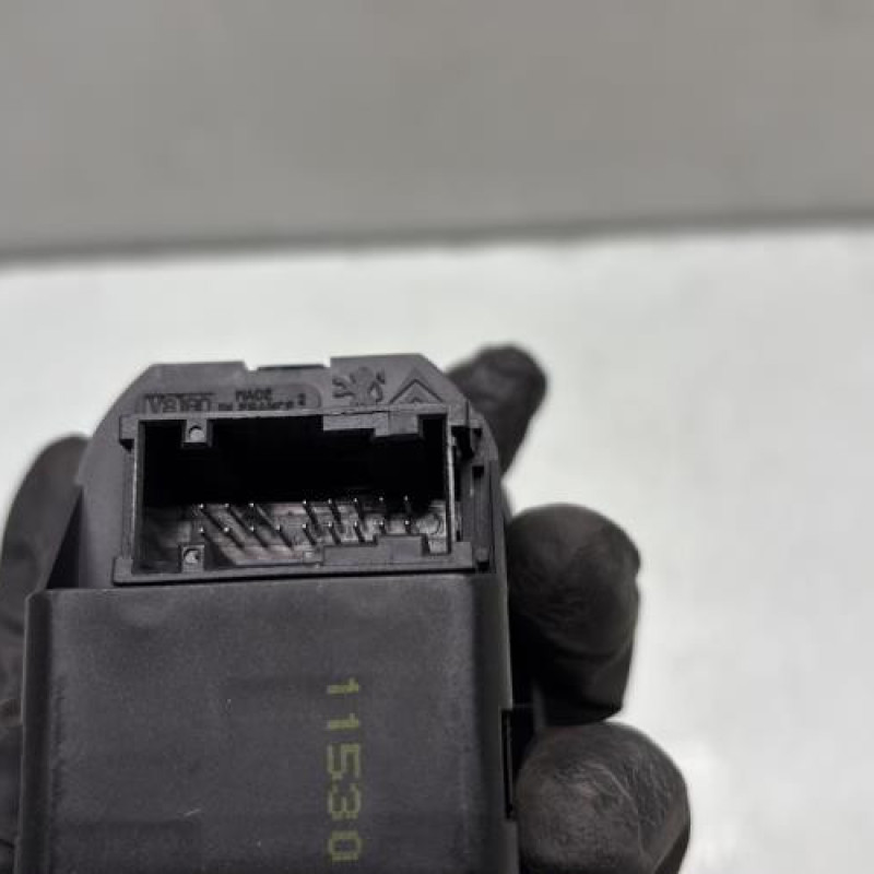 Interrupteur de leve vitre avant gauche PEUGEOT 206 Photo n°2