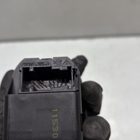 Interrupteur de leve vitre avant gauche PEUGEOT 206