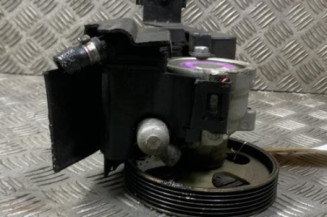 Pompe de direction PEUGEOT 206 Photo n°1