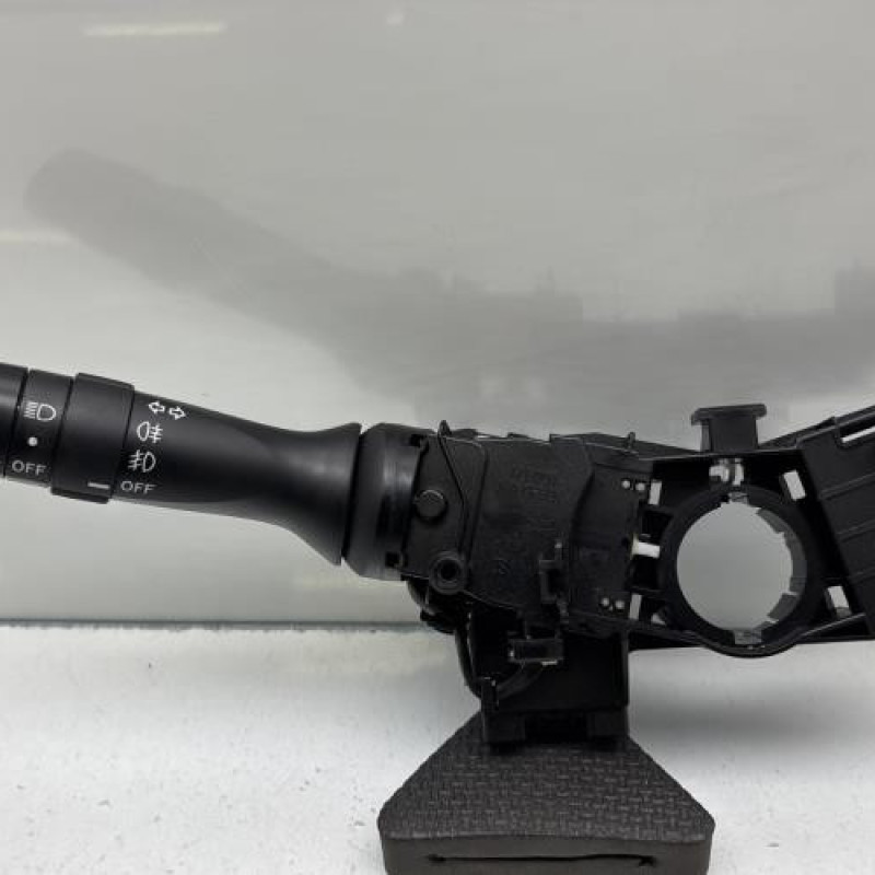 Commodo phare TOYOTA YARIS 2 Photo n°1