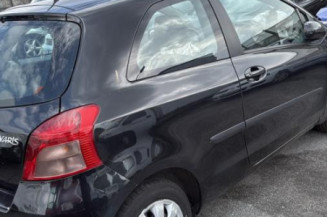 Feu arriere stop central TOYOTA YARIS 2