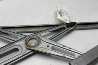 Leve vitre electrique avant droit TOYOTA YARIS 2