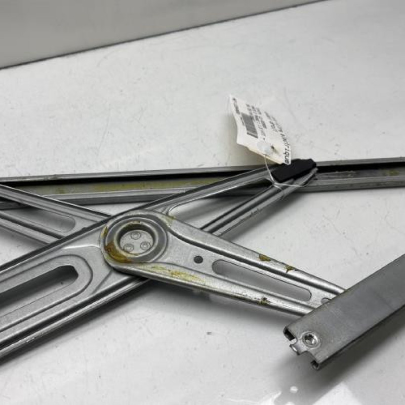 Leve vitre electrique avant droit TOYOTA YARIS 2 Photo n°3