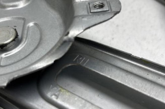 Leve vitre electrique avant droit TOYOTA YARIS 2