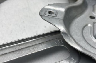 Leve vitre electrique avant gauche TOYOTA YARIS 2