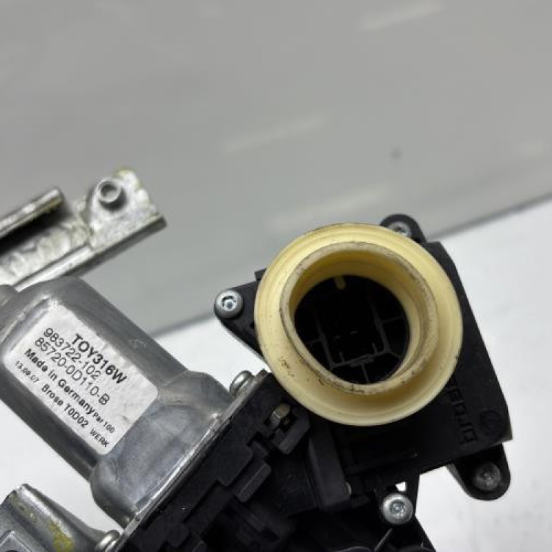 Leve vitre electrique avant gauche TOYOTA YARIS 2 Photo n°5