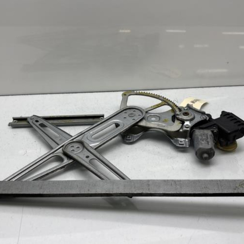 Leve vitre electrique avant gauche TOYOTA YARIS 2 Photo n°7