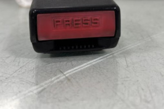 Attache ceinture avant droit DACIA SANDERO 1