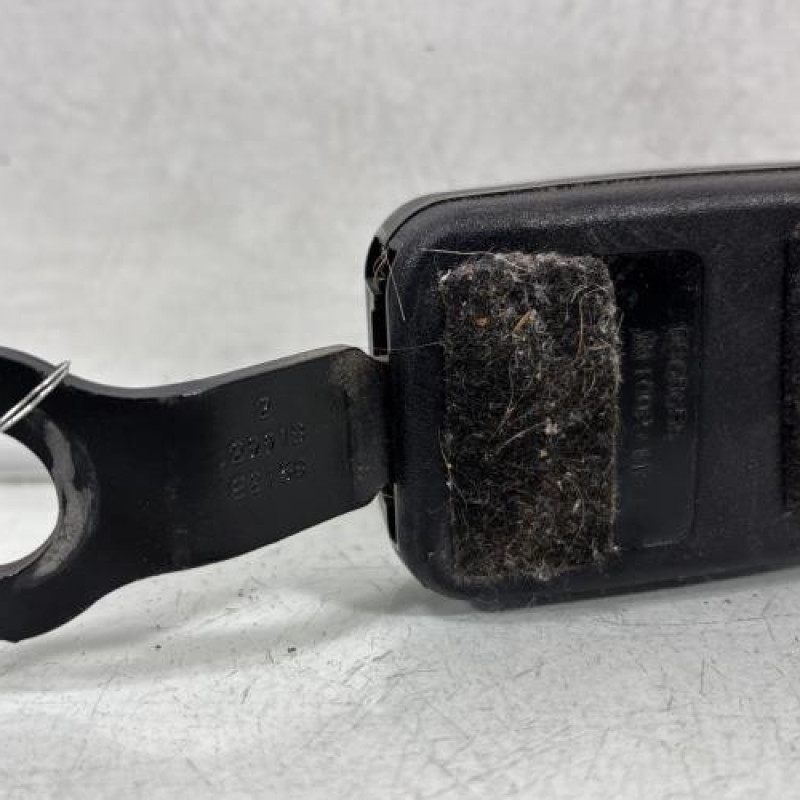 Attache ceinture avant droit DACIA SANDERO 1 Photo n°4