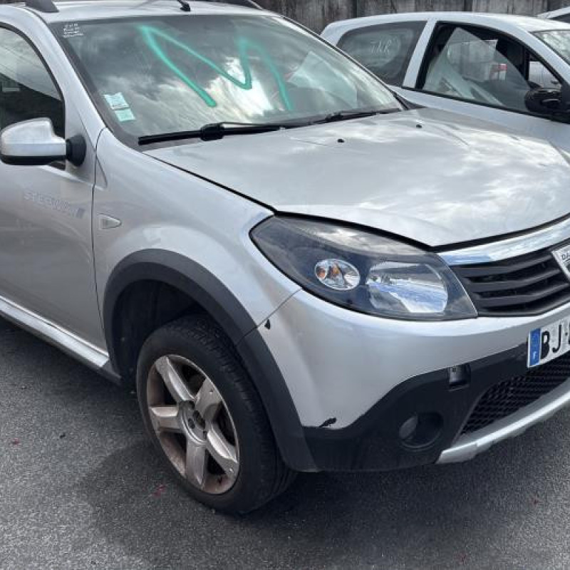 Attache ceinture avant droit DACIA SANDERO 1 Photo n°6