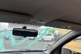 Attache ceinture avant droit DACIA SANDERO 1