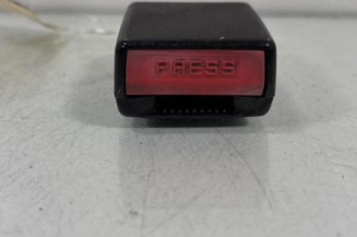 Attache ceinture avant gauche DACIA SANDERO 1