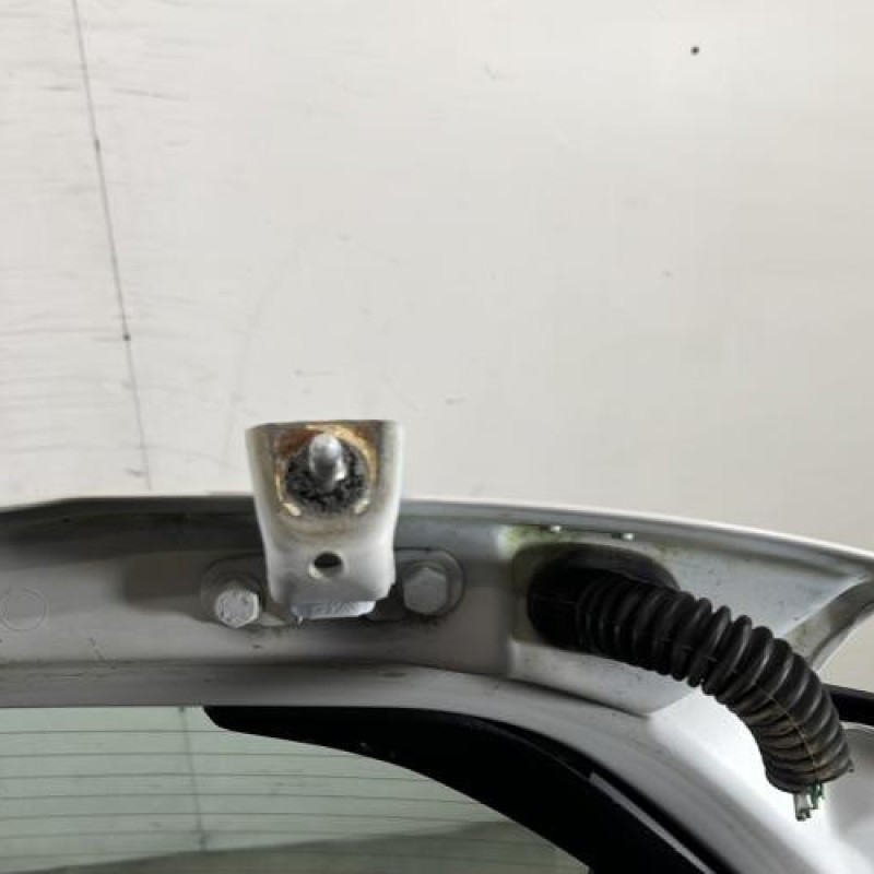 Malle/Hayon arriere PEUGEOT 208 1 Photo n°7