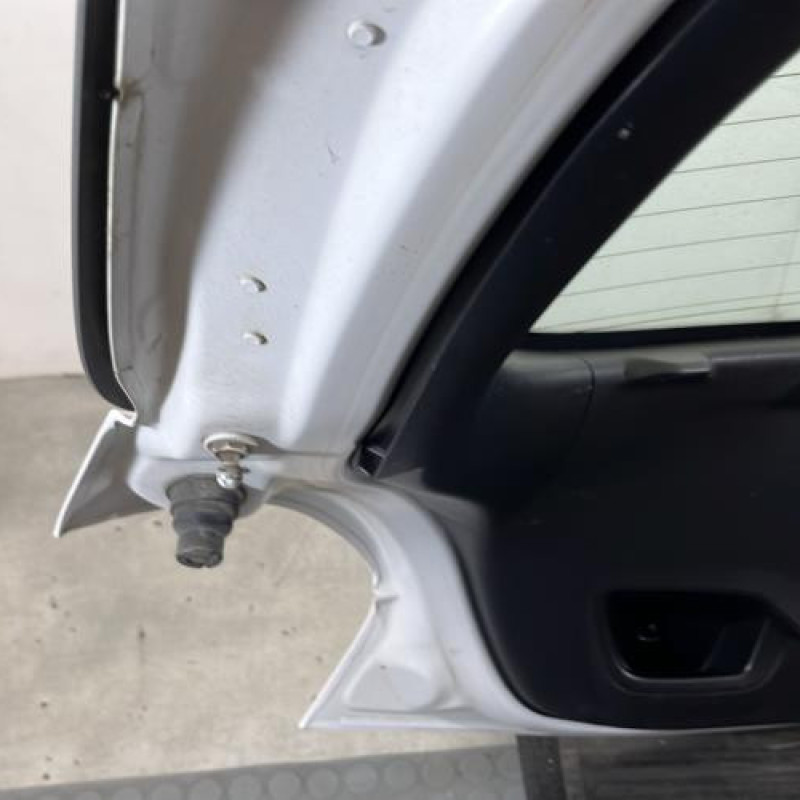 Malle/Hayon arriere PEUGEOT 208 1 Photo n°9