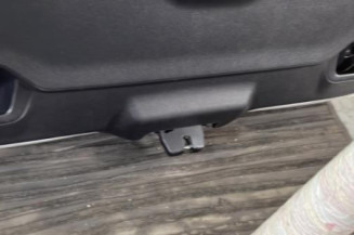 Malle/Hayon arriere PEUGEOT 208 1