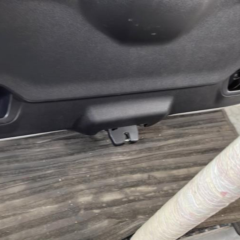 Malle/Hayon arriere PEUGEOT 208 1 Photo n°10