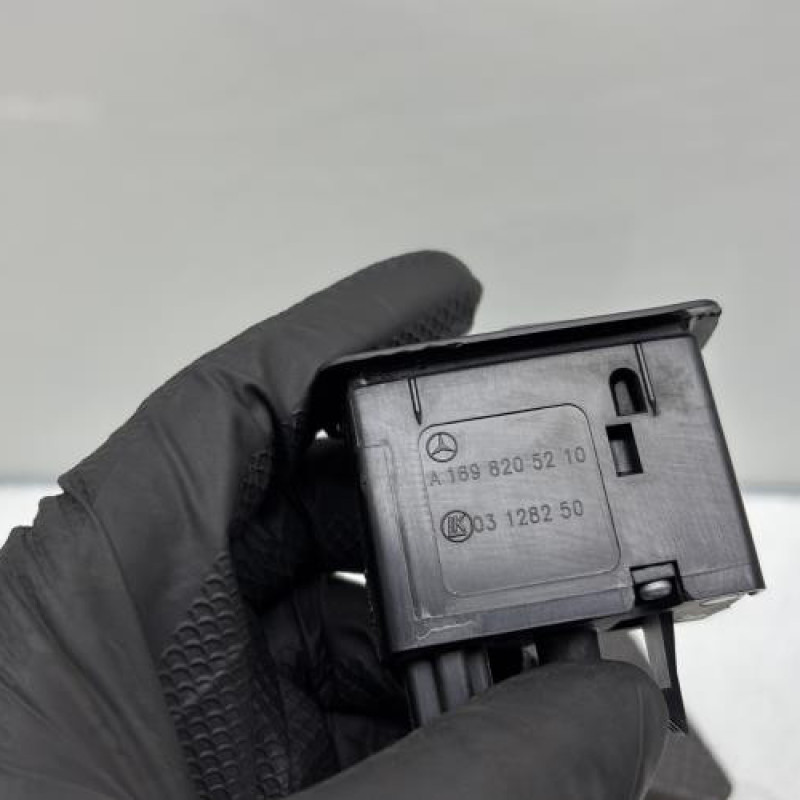 Interrupteur de leve vitre avant droit MERCEDES CLASSE A 169 Photo n°3