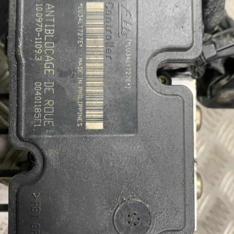 Bloc ABS (freins anti-blocage) CITROEN C2 Photo n°4