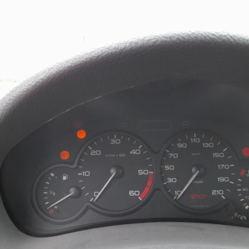 Compteur PEUGEOT 206 Photo n°10