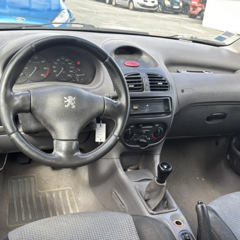 Feu arriere stop central PEUGEOT 206 Photo n°20