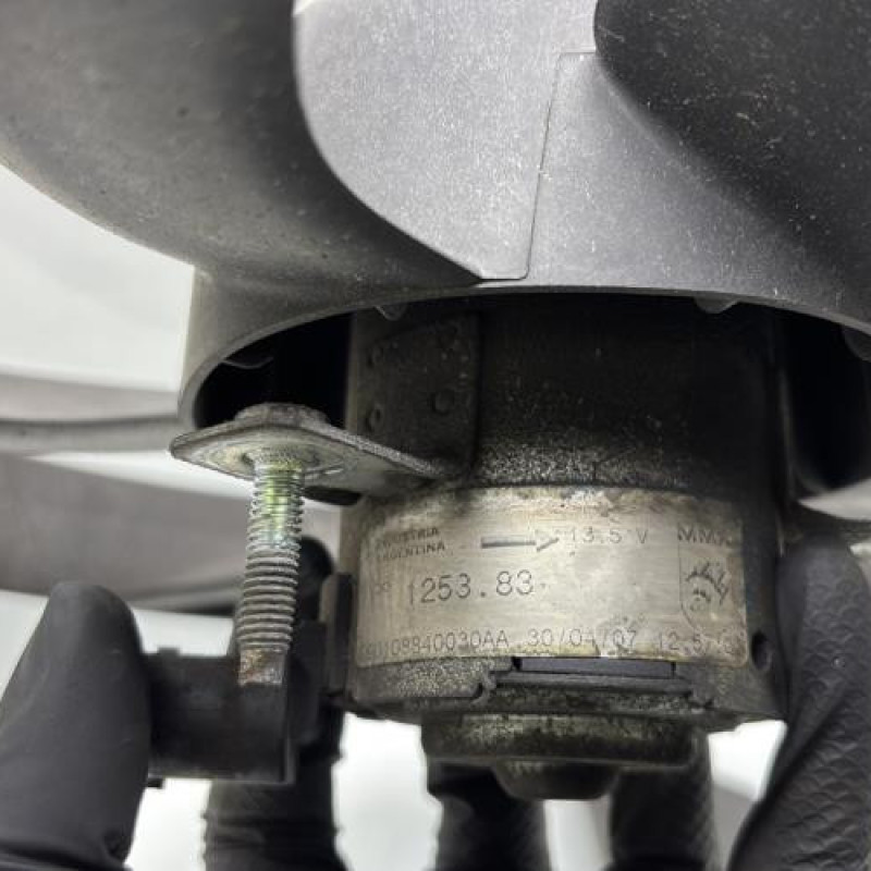 Moto ventilateur radiateur PEUGEOT 206 Photo n°5