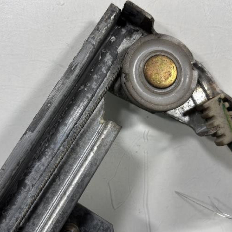 Leve vitre electrique avant gauche PEUGEOT 307 Photo n°3